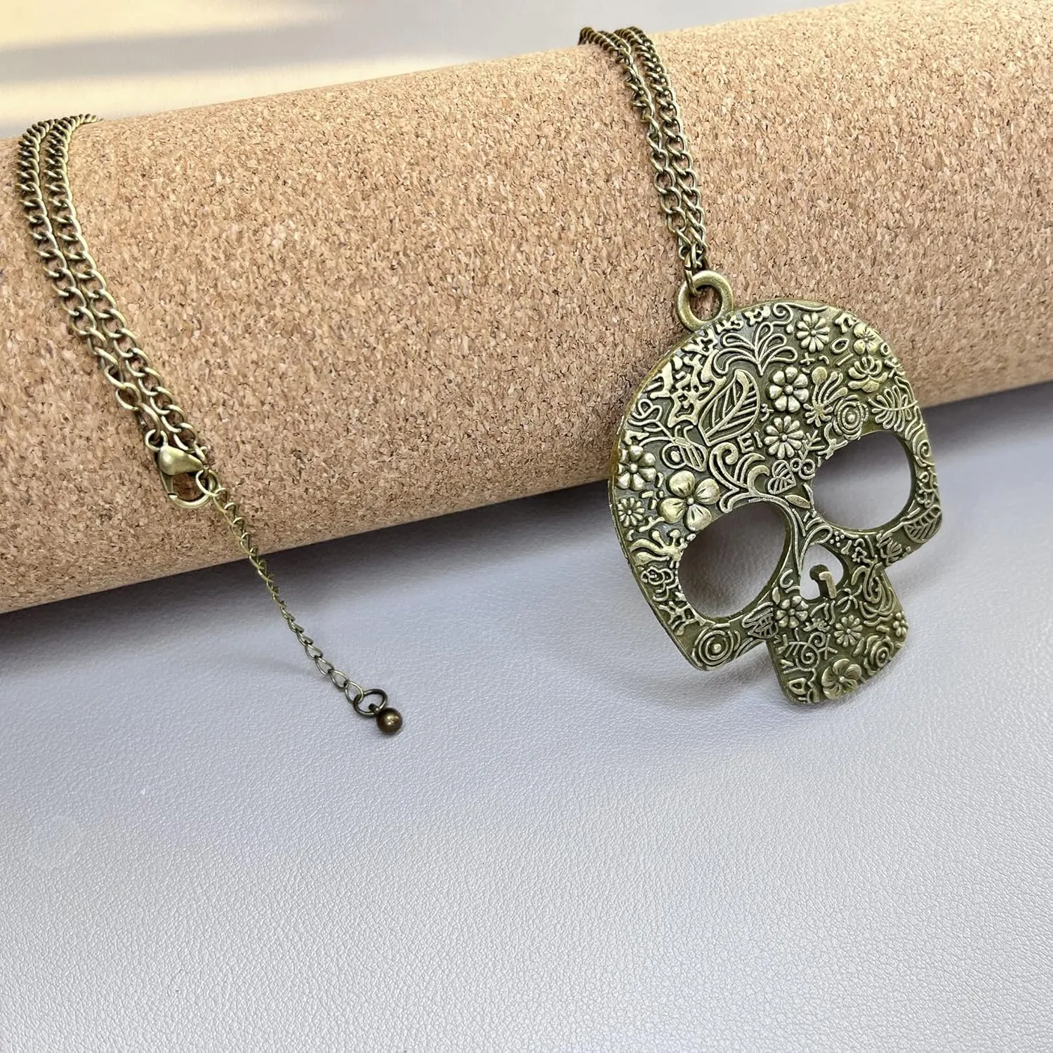 Classic Skull Necklace Pirates of The Caribbean Movies Cursed Aztec Coin Jewelry for Men Choker
